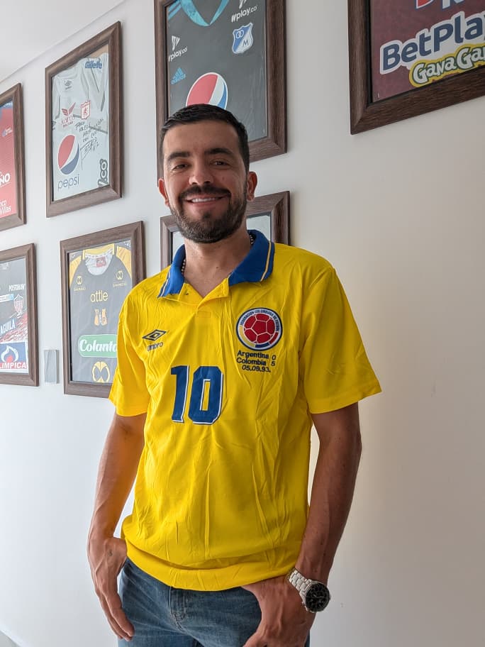 WhatsApp Image 2026-06-21 at 5.58.14 PM Camiseta Colombia Edición Especial Año 1993(Calidad 1.1)