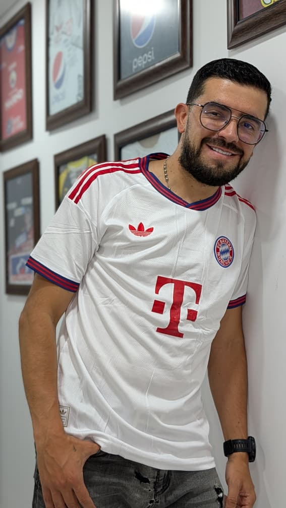 Bayer visitante 26-27 (camiseta triple A)