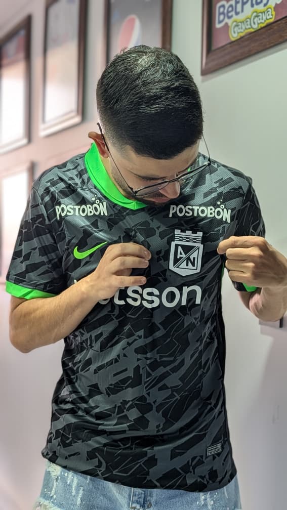 CAMISETA DE CALENTAMIENTO TRIPLE A
